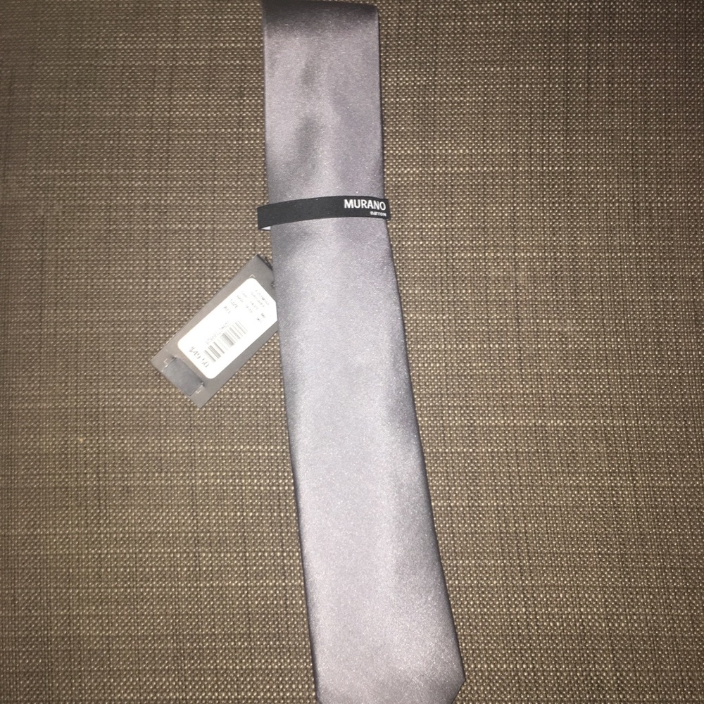 Murano Tie (BNWT) Gray- narrow style